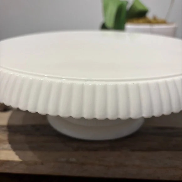 MARTHA STEWART COLLECTION LIMITED EDITION FOR MACY’S 2010 White Cake Sta… - Picture 3 of 7